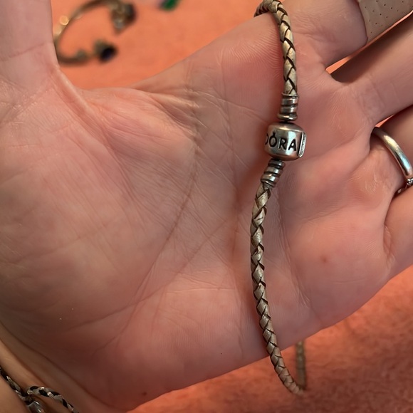 Pandora charms on rope bracelet - Picture 3 of 3